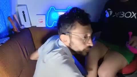 Snapshot of caroll_luna chatting on December 16, 2024, 6:53 am kitty online show from December 16, 2024, 6:53 am