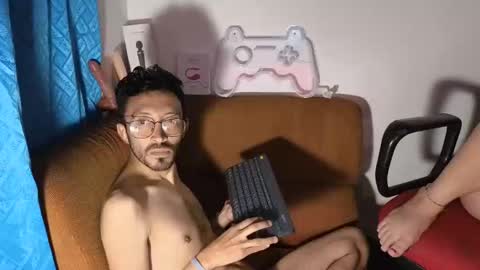 Snapshot of caroll_luna chatting on December 16, 2024, 9:57 am kitty online show from December 16, 2024, 9:57 am