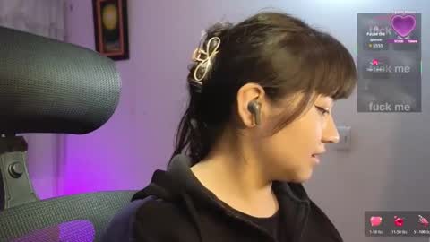 Snapshot of caroll_luna chatting on October 27, 2025, 3:54 am kitty online show from October 27, 2025, 3:54 am