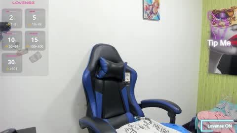 Snapshot of chantalvedette chatting on February 25, 2026, 12:04 pm online show from February 25, 2026, 12:04 pm