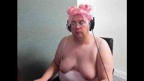 Snapshot of charisofthethreshold chatting on November 19, 2025, 10:15 am charisofthethreshold online show from November 19, 2025, 10:15 am