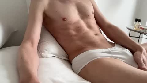 Snapshot of charlesdeparis chatting on February 10, 2026, 12:09 pm charles online show from February 10, 2026, 12:09 pm