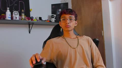 Snapshot of charlieerusso chatting on December 11, 2024, 5:48 pm Charles Russo online show from December 11, 2024, 5:48 pm