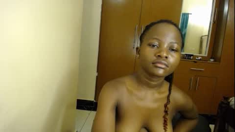 Snapshot of charming_coco chatting on January 18, 2026, 8:23 pm Coco online show from January 18, 2026, 8:23 pm