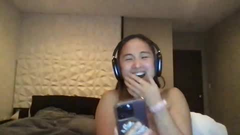 chellybear101 online show from December 24, 2024, 1:06 am