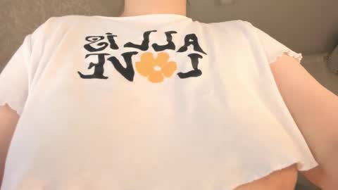 Snapshot of cherry_misaki chatting on March 12, 2025, 10:17 pm misaki online show from March 12, 2025, 10:17 pm