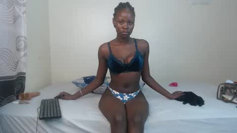 Snapshot of chessybee chatting on January 18, 2026, 8:34 pm chessybee online show from January 18, 2026, 8:34 pm