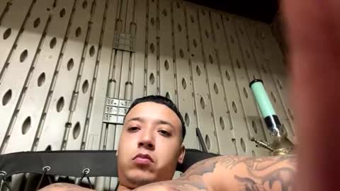 Snapshot of chino880172 chatting on November 9, 2025, 5:50 am CHINO online show from November 9, 2025, 5:50 am