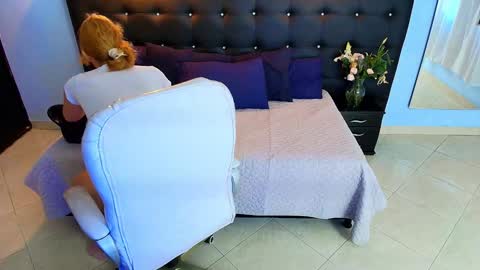 CHLOE online show from December 14, 2024, 9:45 pm