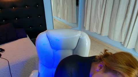 CHLOE online show from December 21, 2024, 1:15 am