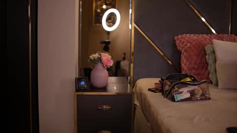 Snapshot of chloemin_ chatting on February 17, 2026, 8:44 am chloemin_ online show from February 17, 2026, 8:44 am