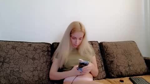 Snapshot of christihanson chatting on December 5, 2025, 10:02 am christihanson online show from December 5, 2025, 10:02 am