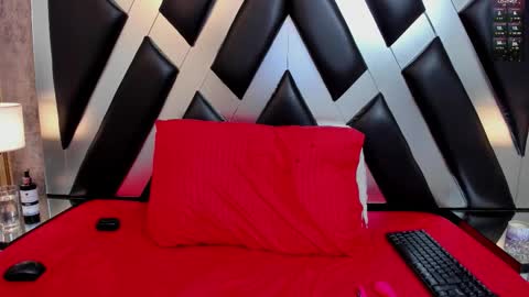 Snapshot of cloeperson chatting on February 5, 2026, 4:11 pm lady cloe person online show from February 5, 2026, 4:11 pm