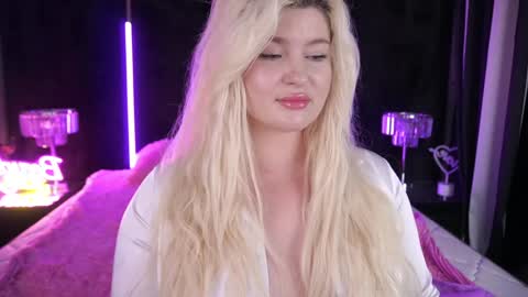 onlyfans amyleyy online show from December 15, 2024, 11:01 am