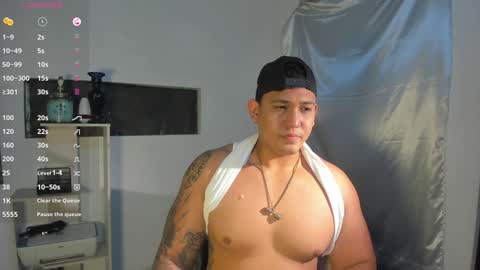 coltonmassif_ online show from December 21, 2024, 6:41 am