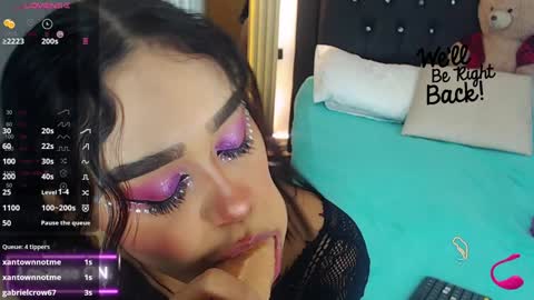 Coraline connected from 10 pm to 6 am Colombia time online show from December 18, 2024, 12:51 pm