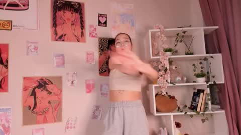 Yuna online show from September 13, 2025, 9:25 pm