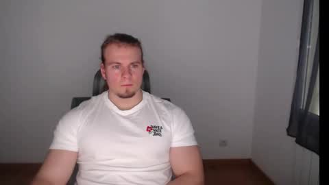 crazyangel8 online show from December 12, 2024, 2:33 pm