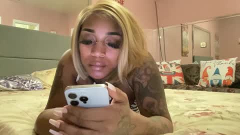 Snapshot of creame_sensation chatting on January 28, 2025, 10:12 pm PHANTOMTARGARYENXXX online show from January 28, 2025, 10:12 pm