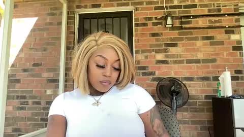 Snapshot of creame_sensation chatting on October 13, 2025, 4:18 pm PHANTOMTARGARYENXXX online show from October 13, 2025, 4:18 pm