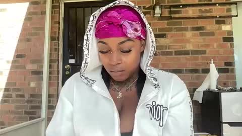 Snapshot of creame_sensation chatting on October 30, 2025, 5:02 pm PHANTOMTARGARYENXXX online show from October 30, 2025, 5:02 pm