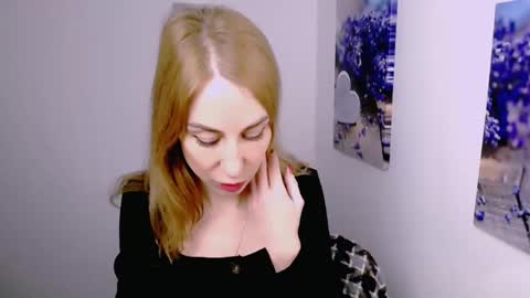 Snapshot of create_your_own_sun chatting on February 5, 2026, 1:49 pm Lera online show from February 5, 2026, 1:49 pm