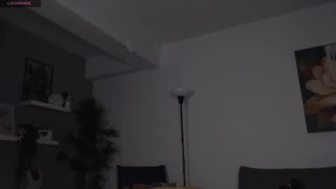 cris_tinne online show from December 24, 2024, 4:40 pm