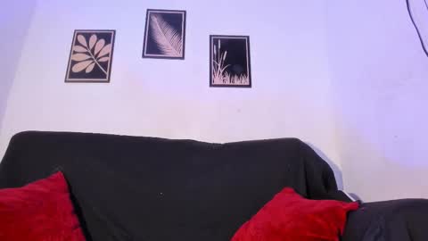 Snapshot of criss_zuri chatting on February 11, 2026, 12:10 pm criss_zuri online show from February 11, 2026, 12:10 pm