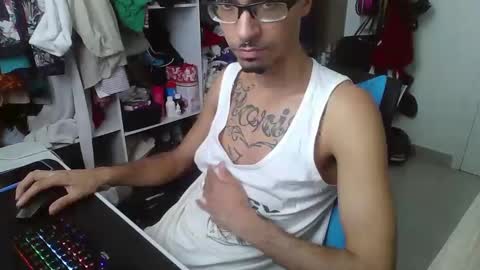 Snapshot of crudosoy chatting on December 2, 2025, 5:19 pm Carlo online show from December 2, 2025, 5:19 pm