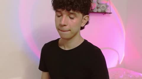 Cuddly online show from February 19, 2026, 5:47 am