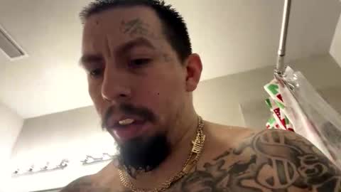 Snapshot of cuete2100 chatting on December 2, 2025, 3:23 am cuete2100 online show from December 2, 2025, 3:23 am