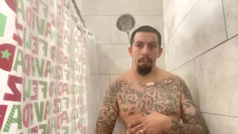 Snapshot of cuete2100 chatting on December 4, 2025, 10:18 pm cuete2100 online show from December 4, 2025, 10:18 pm