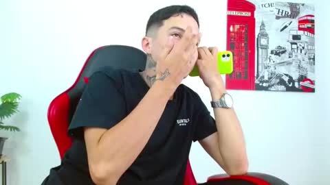 Snapshot of cumandres chatting on February 18, 2026, 3:19 pm cumandres online show from February 18, 2026, 3:19 pm