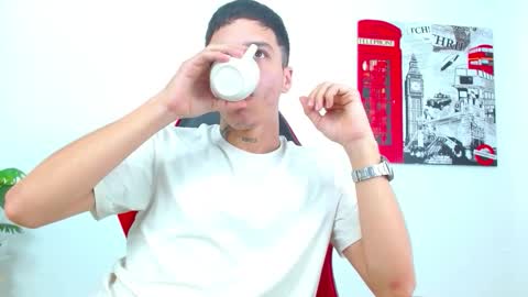 Snapshot of cumandres chatting on February 25, 2026, 3:21 pm cumandres online show from February 25, 2026, 3:21 pm