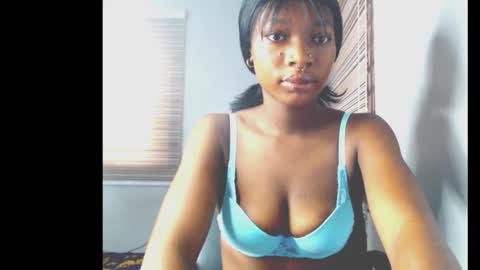 Snapshot of cumebony_petit chatting on February 7, 2026, 6:50 am cumebony_petit online show from February 7, 2026, 6:50 am