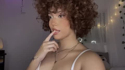 Snapshot of curls_emma chatting on January 28, 2025, 4:50 am Emma online show from January 28, 2025, 4:50 am