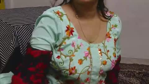 Snapshot of cute_kashmira99 chatting on January 19, 2026, 5:33 am kashmira online show from January 19, 2026, 5:33 am
