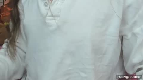 Rori  Instagram cutierori  online show from December 16, 2024, 2:57 am