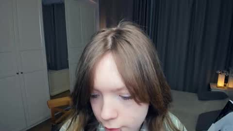 Snapshot of cuty_petite chatting on February 27, 2026, 5:18 am Anne online show from February 27, 2026, 5:18 am