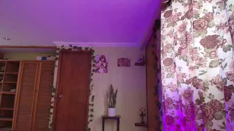 Snapshot of cybercami chatting on February 13, 2026, 4:14 pm Camila online show from February 13, 2026, 4:14 pm