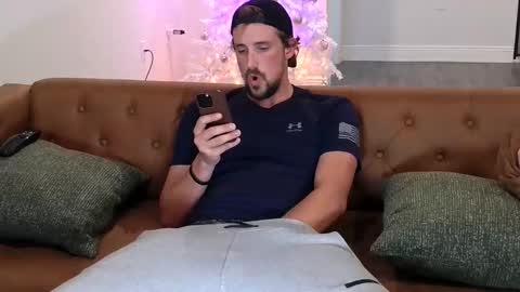 Snapshot of dadgoeswild chatting on January 7, 2026, 9:06 pm DadGoesWild online show from January 7, 2026, 9:06 pm