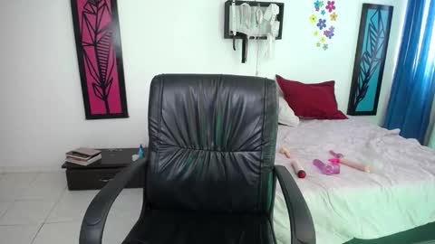 Dahiana online show from February 6, 2025, 2:04 pm