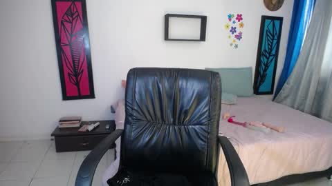 Dahiana online show from February 13, 2025, 6:48 pm