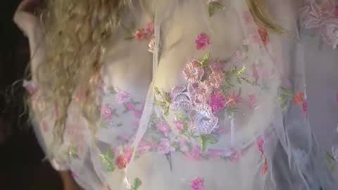 danielareign online show from February 27, 2026, 6:57 am