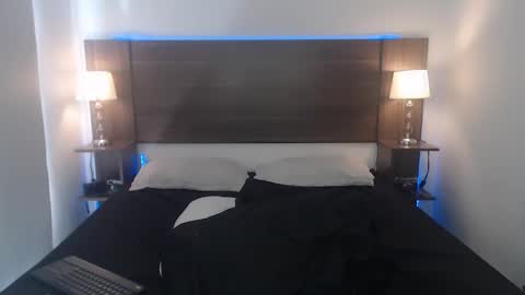 daniellerain online show from September 23, 2025, 7:28 pm