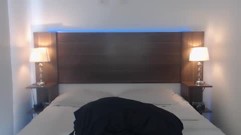 daniellerain online show from November 9, 2025, 5:33 pm