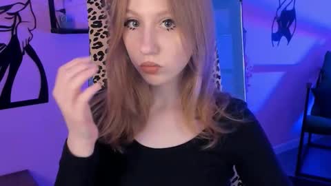 Snapshot of dariatate chatting on September 17, 2025, 11:34 am Daria Tate online show from September 17, 2025, 11:34 am