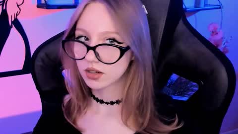 Snapshot of dariatate chatting on October 19, 2025, 11:33 am Daria Tate online show from October 19, 2025, 11:33 am