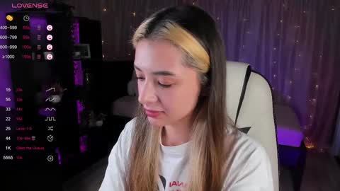 Belle online show from March 1, 2025, 3:53 am