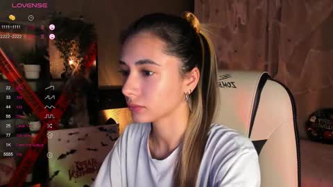 Belle online show from November 3, 2025, 3:30 am